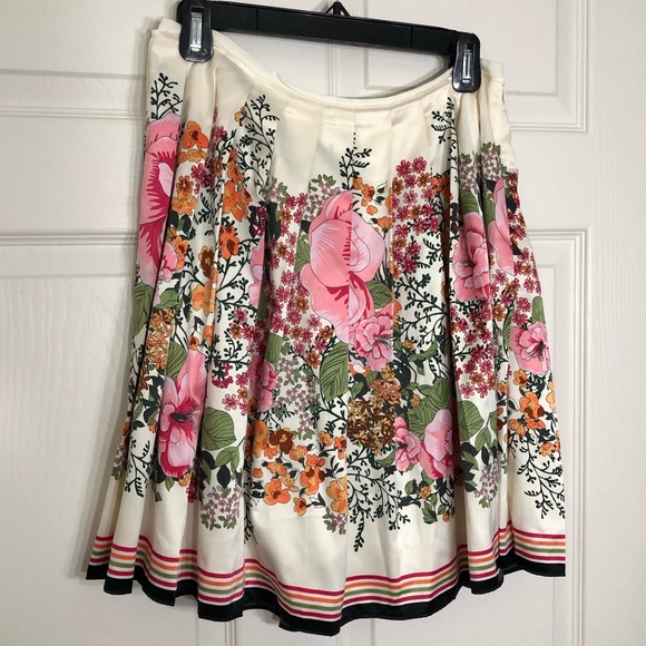 GAP Dresses & Skirts - Gap floral pleated skirt